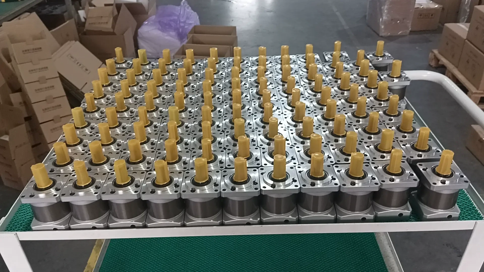 High precision planetary gearbox PL130SA for 130 flange servo motor with a speed ratio of 3-1000 optional 1