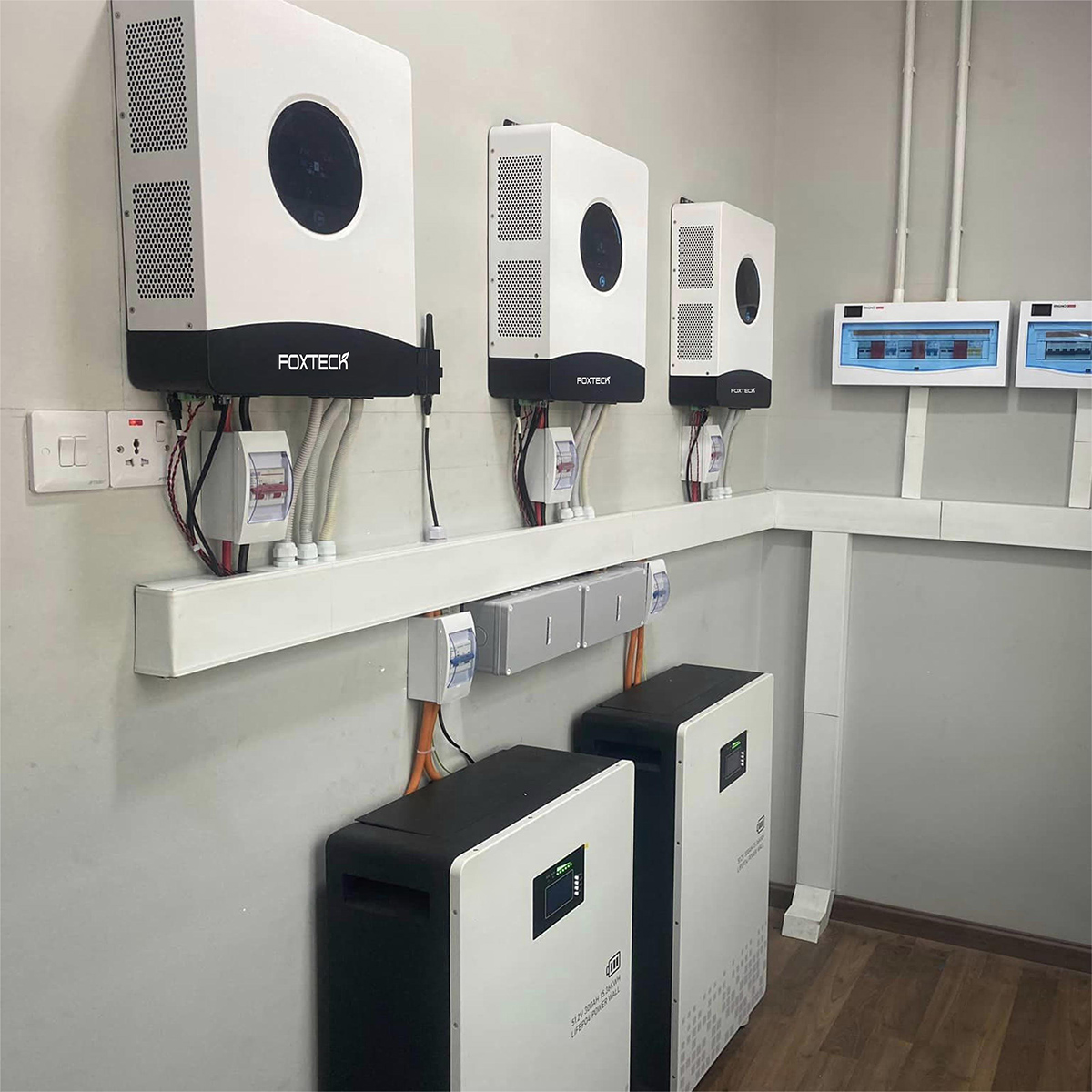 Système d'alimentation solaire hybride hors réseau Foxtech IP54 4 kW 6 kW 12 kW avec onduleur et générateur solaire et contrôleur MPPT. 11