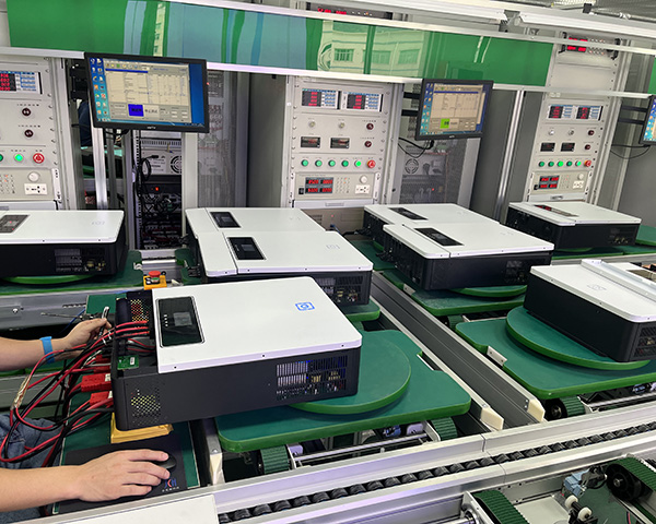 Foxtech Solar On Off Grid 7.2kw 8.2kw 10.2kw Pure Sine Wave Solar Inverter High Efficiency Hybrid Inverter for home 10