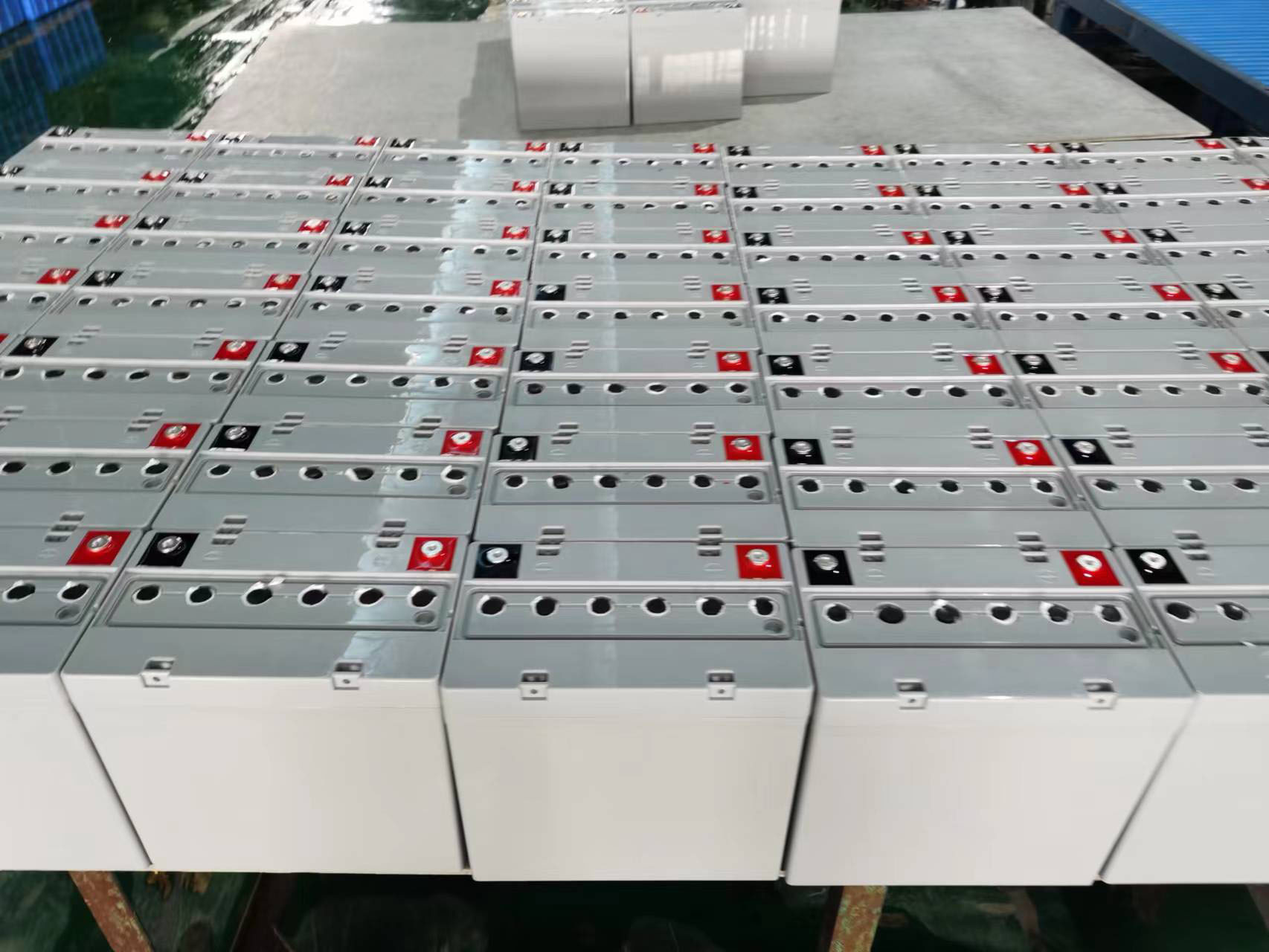 بطاريات فوكستك الأكثر مبيعًا من الرصاص الحمضي 12 فولت 100 أمبير/ساعة، 150 أمبير/ساعة، 200 أمبير/ساعة لأنظمة الطاقة الشمسية المنزلية 6