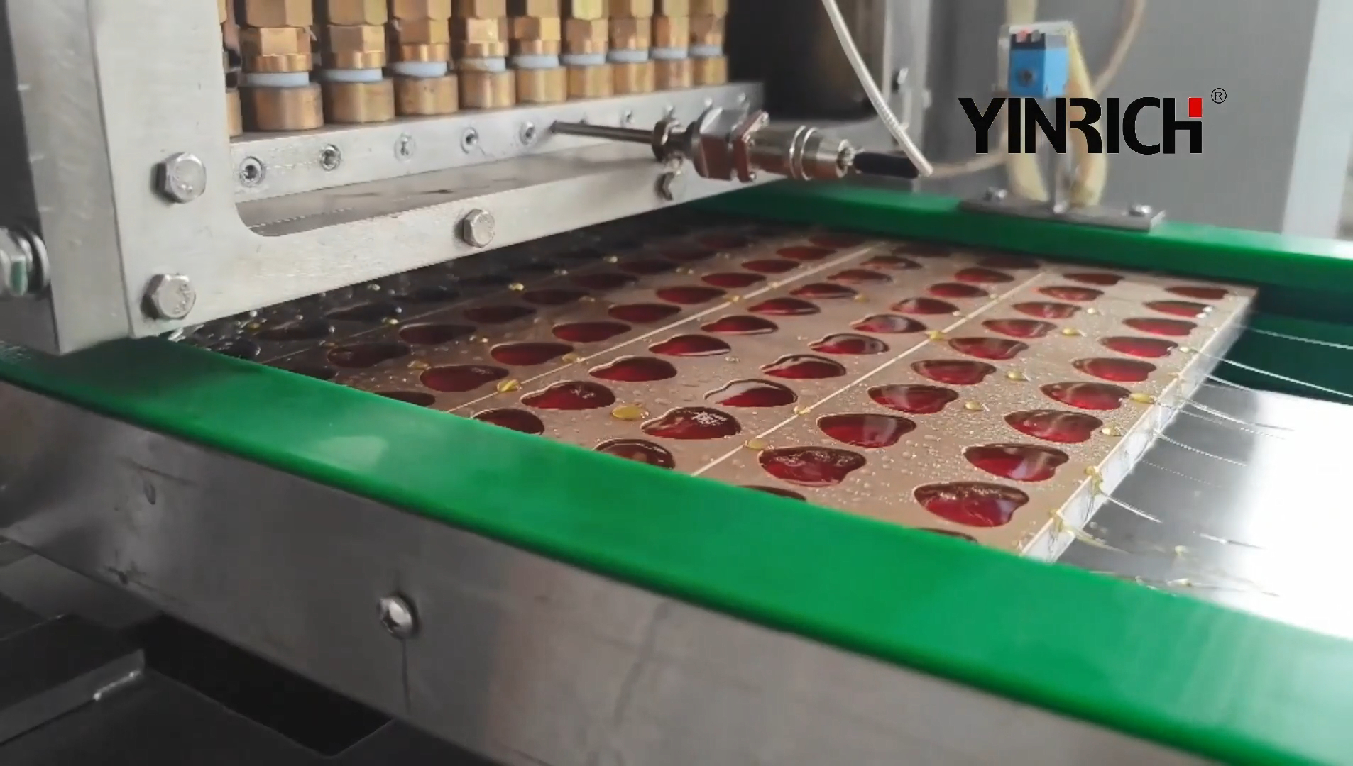 Depozytor cukierków laboratoryjnych GD30 – linia do deponowania twardych cukierków firmy Yinrich 3