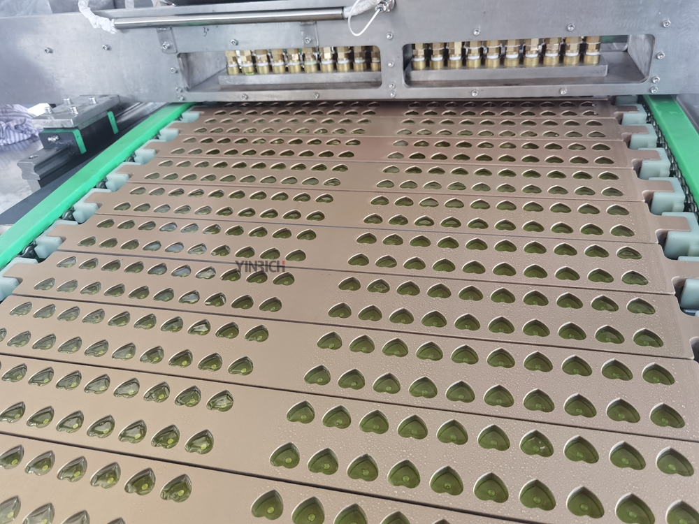 Heart Shape Gummy Candy Production Line GDQ300 2