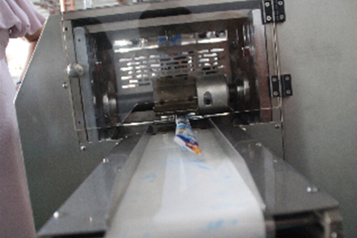 SW-300A Automatic Pillow Type Packing Machine 16