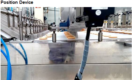 La màquina JXJ1000 s'utilitza per fer pastissos farcits de malví recoberts de xocolata 4