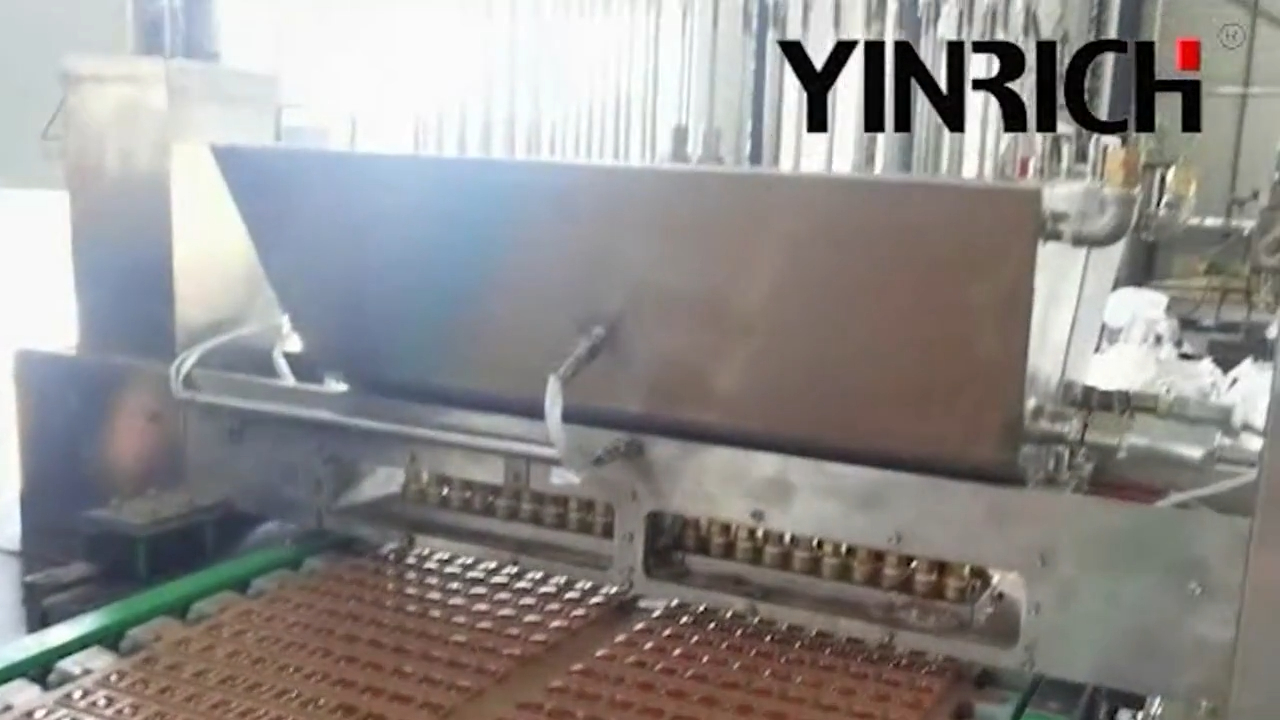 Barisan Pengeluaran Gula-gula Jeli Bentuk Piramid GDQ300 1