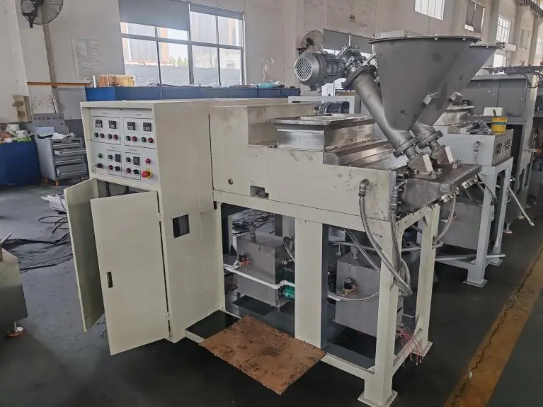 Automatic Gummy Candy Making Machine - Model KD300 2
