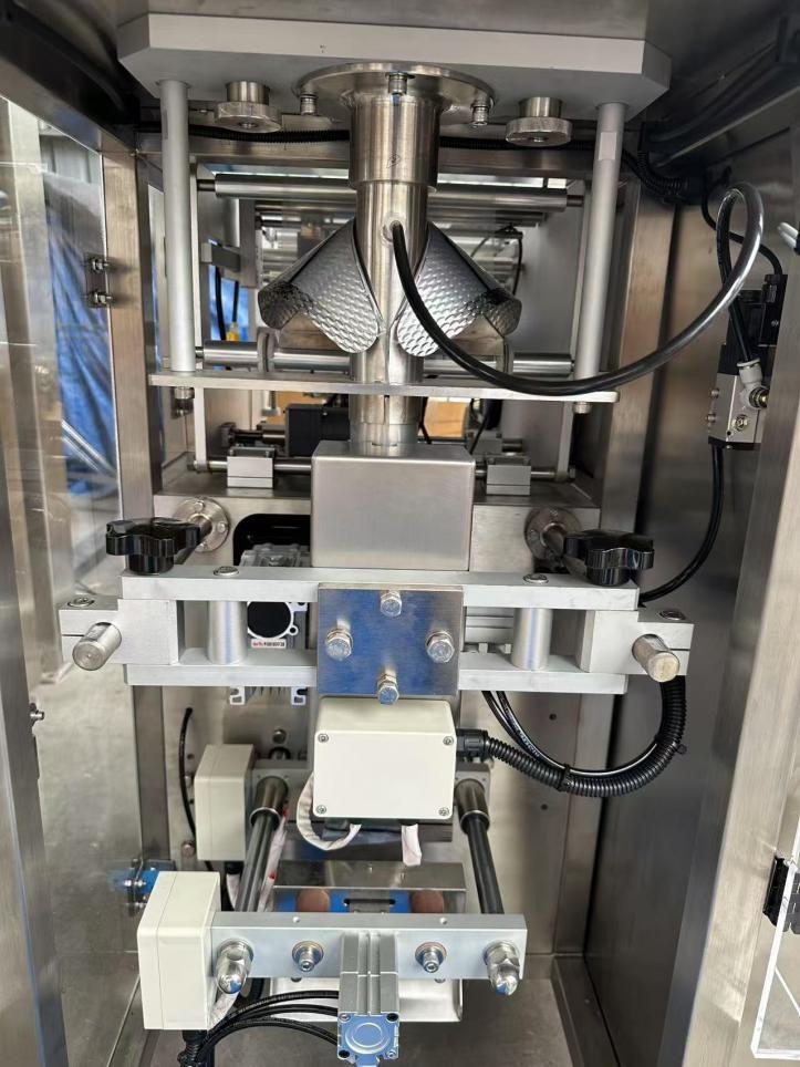 آلة تعبئة أوتوماتيكية للحلوى الهلامية 5