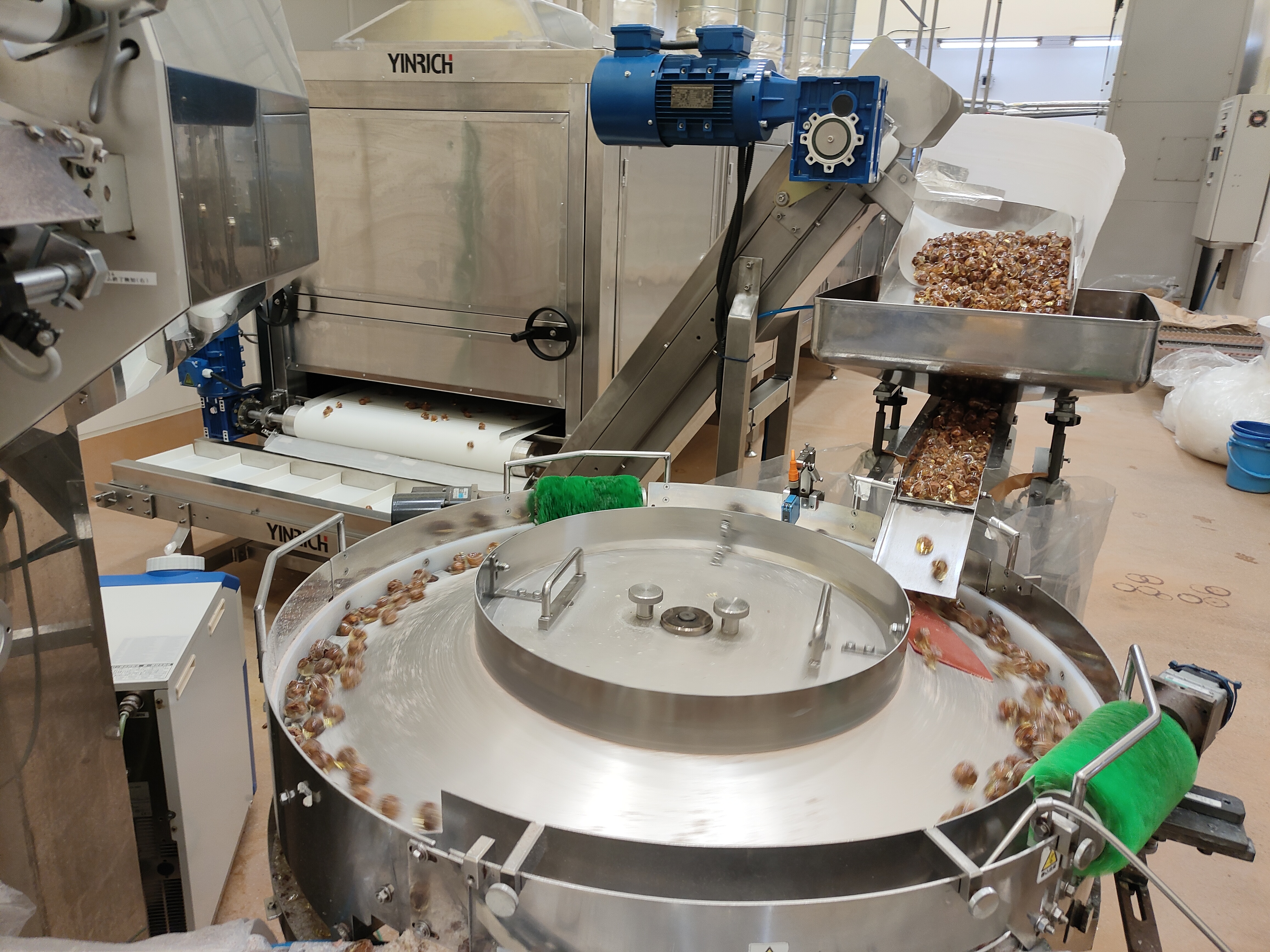 deposit hard candy with center filling 1