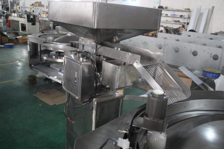 Automatic disc-feeding pillow type packing machine/marshmallow pillow type packing machine 9