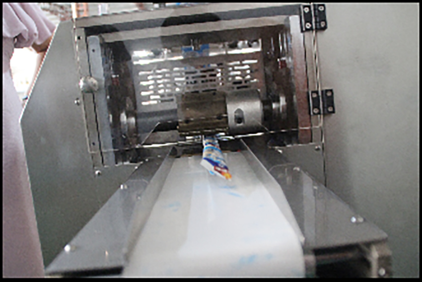 Automatic disc-feeding pillow type packing machine/marshmallow pillow type packing machine 15