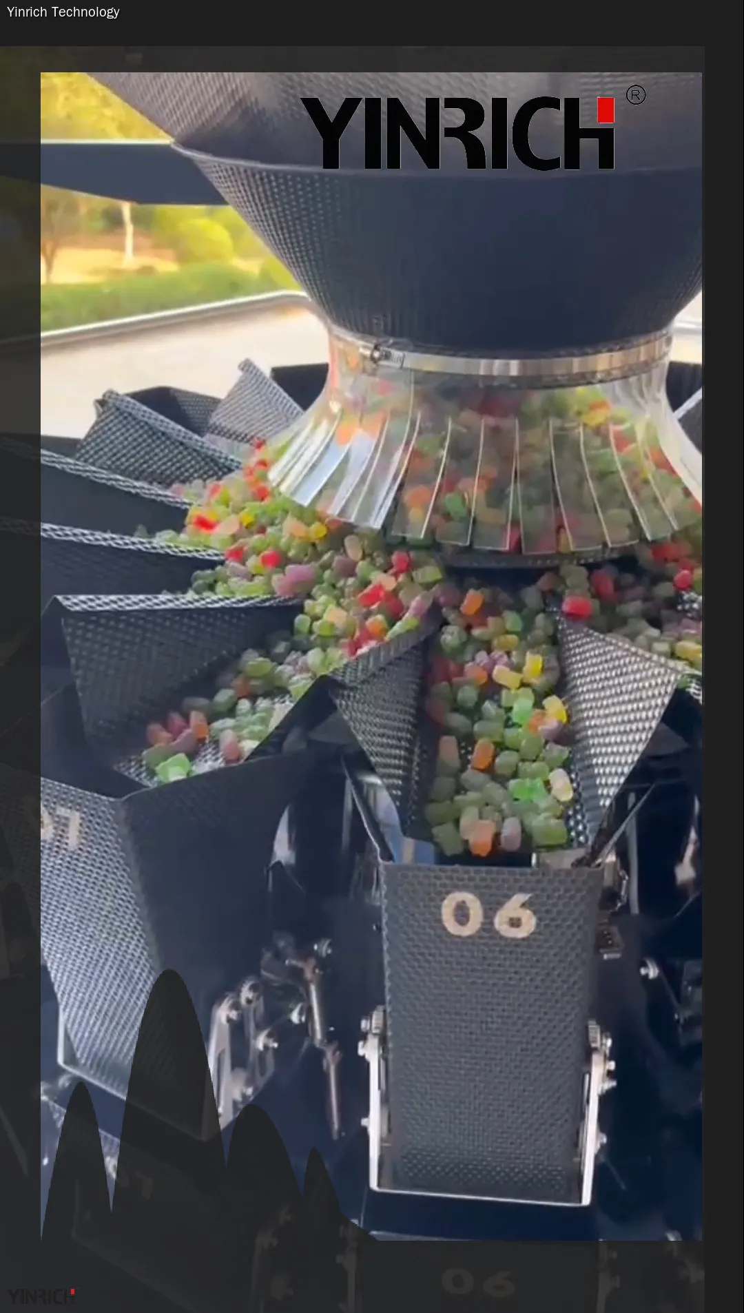 Automatic Hard Candy & Gummies Packaging Machine – High-Speed, Adjustable 1