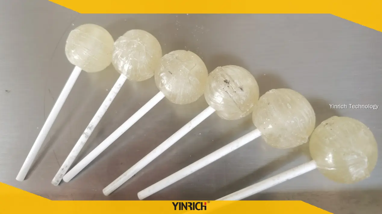 為烏幹達客戶提供DF200棒棒糖模壓成型生產線。產能高達200公斤/小時。無需蒸汽鍋爐。初始投資成本低。扁平棒棒糖機。 1