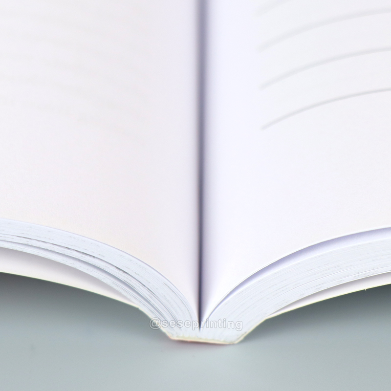 Custom Publishing Book Printing Black and White Paperback Novel Book 9