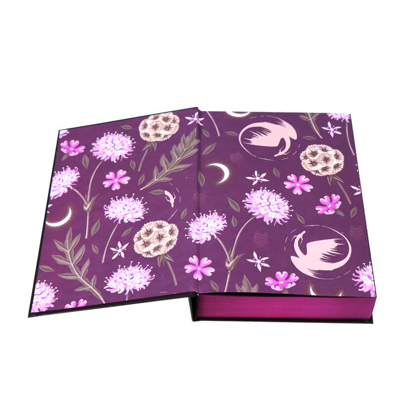 Sonderausgabe des Romans in Vollfarbe mit individuell lackierten Schnittkanten 7