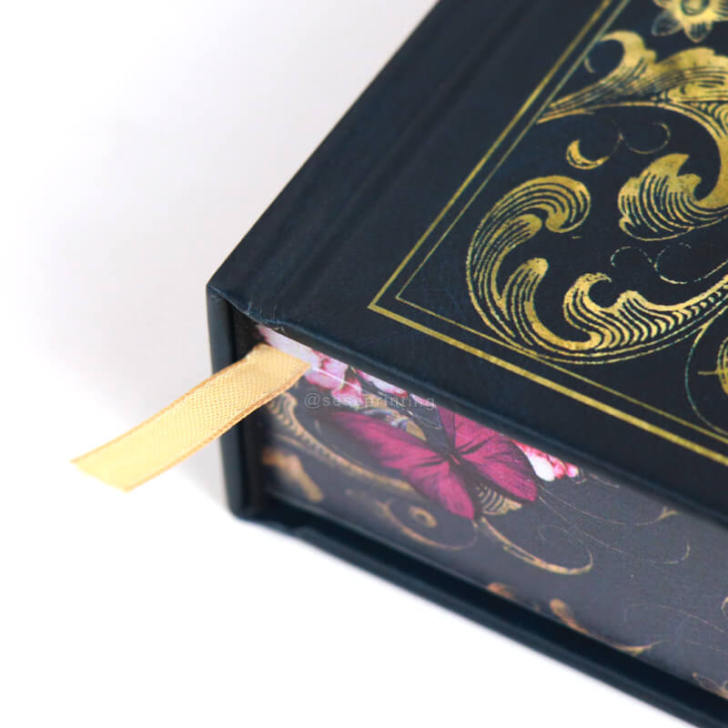 Special Edition Omnibus Hardback Printed with Foiled and Sprayed Edges 11