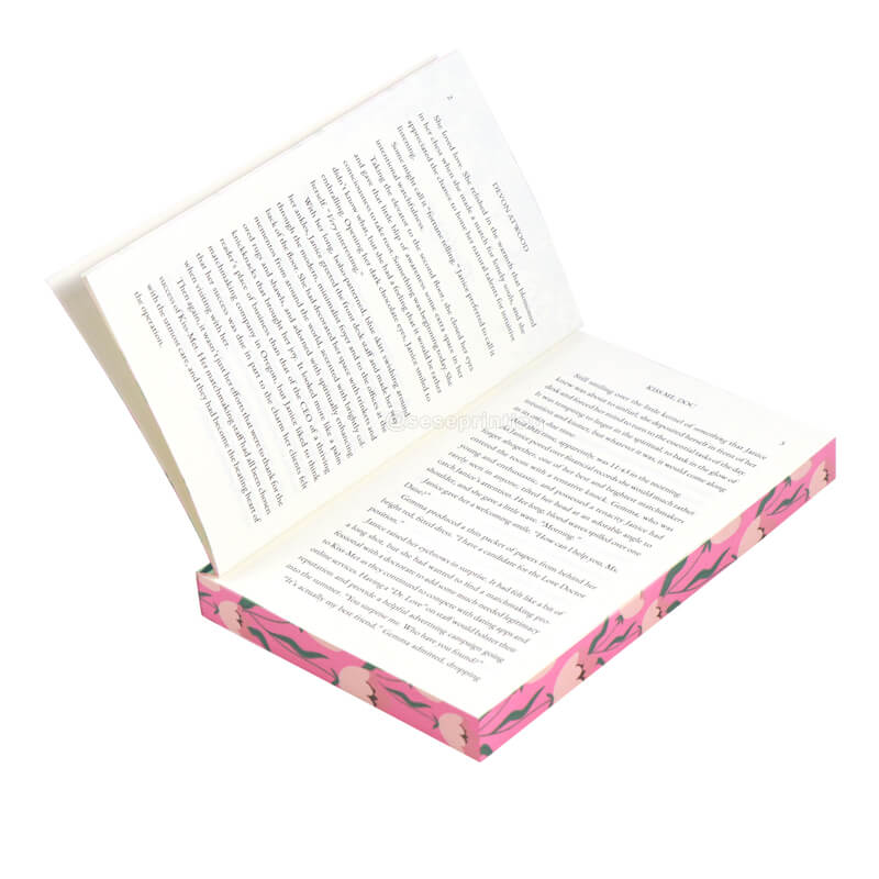 Publishing Paperback Book with Foiling on the Cover and Sprayed Edges 7