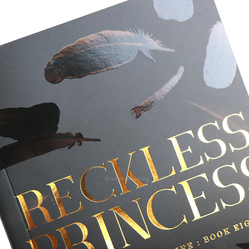 Foil Stamping Paperback Book with Custom Sprayed Edges and Spot UV 8