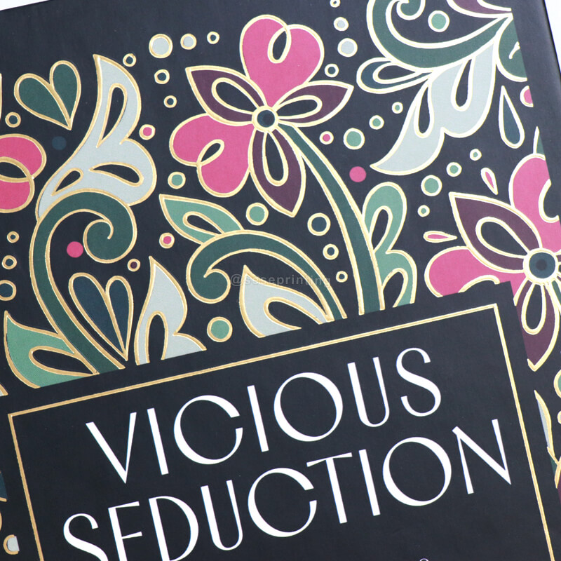 Special Edition Book with Foil on the Cover and Sprayed Edges 8