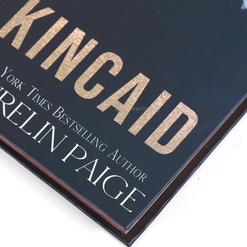 Special Edition Omnibus with Foiling on Cover and Sprayed Edges 8