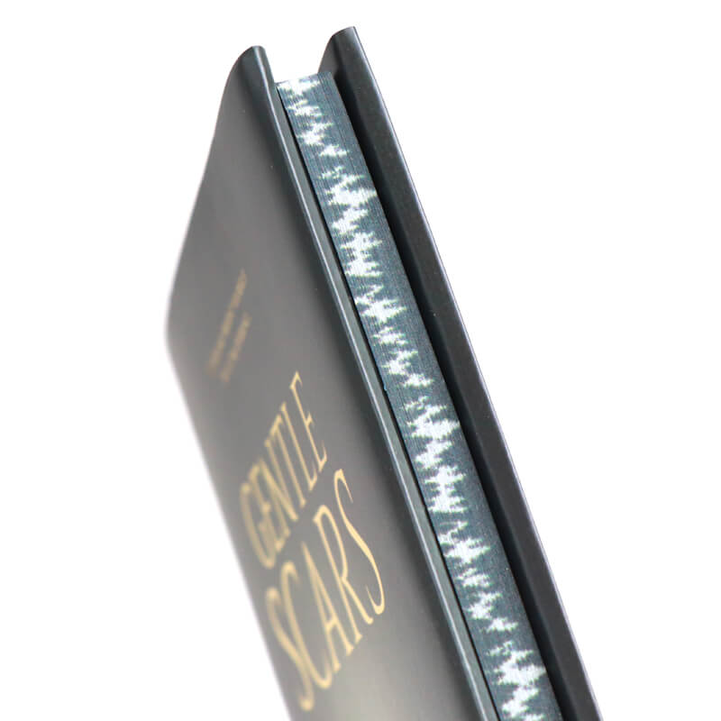 Black Pages with White Ink Printing Hardcovers with Sprayed Edges and Dust Jackets 11