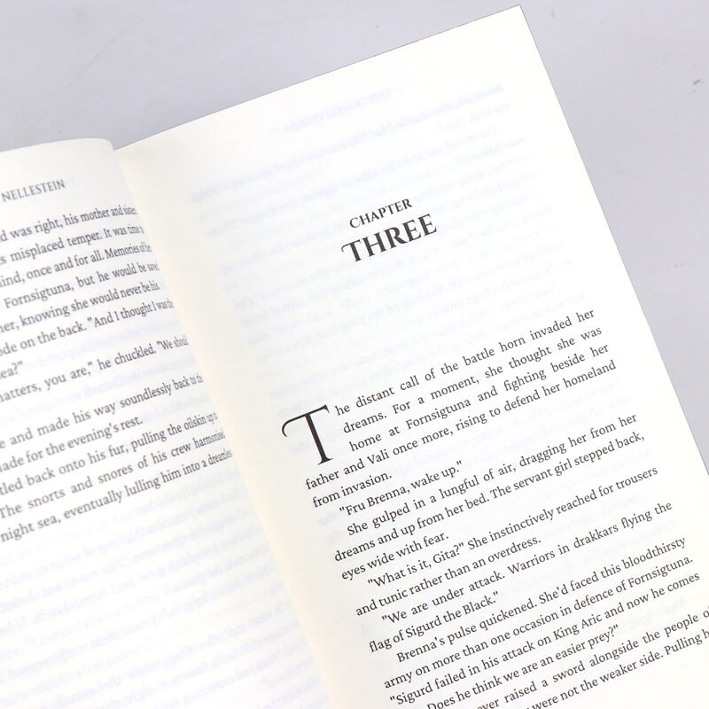 Black and White Printing Gold Foil Hardcover Book with Sprayed Edges 8