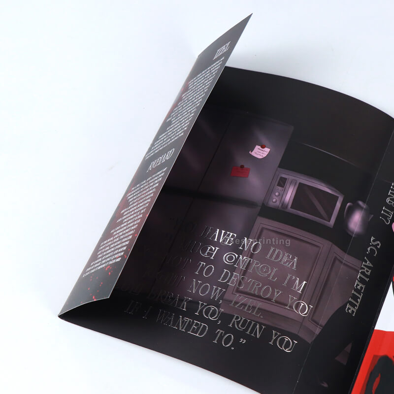 6*9 Hardcover-Buch inklusive Farbschnitt und Schutzumschlag mit Folienprägung 9