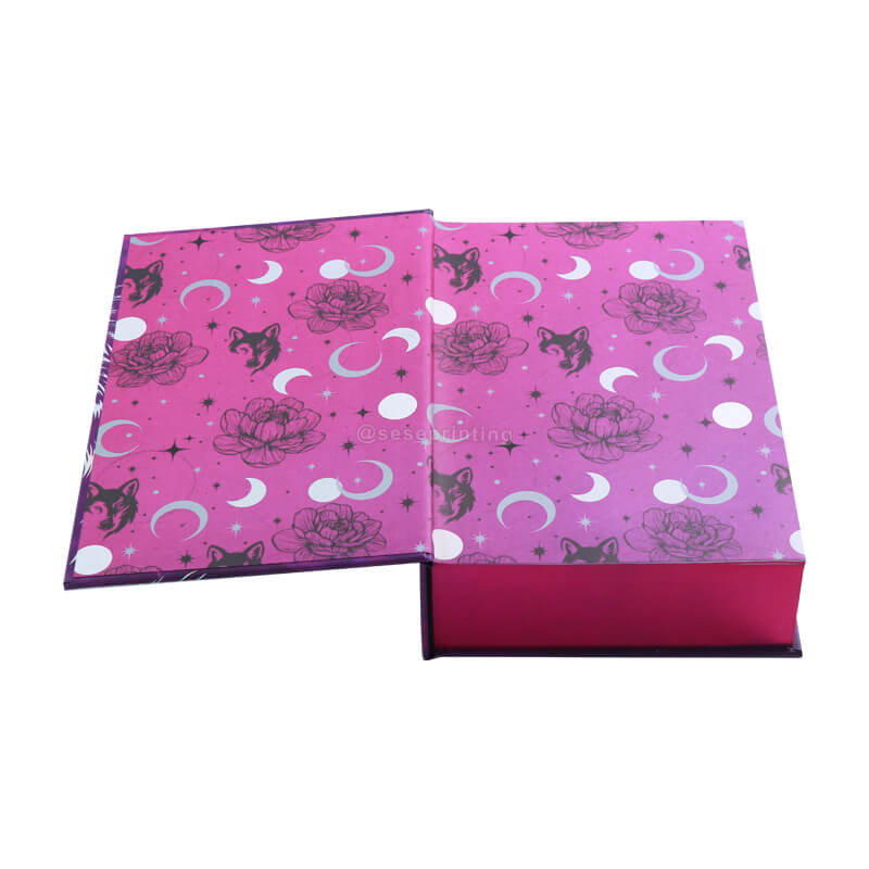 Special Edition Fantasy Book with Holographic Foil on Cover and Sprayed Edges 7