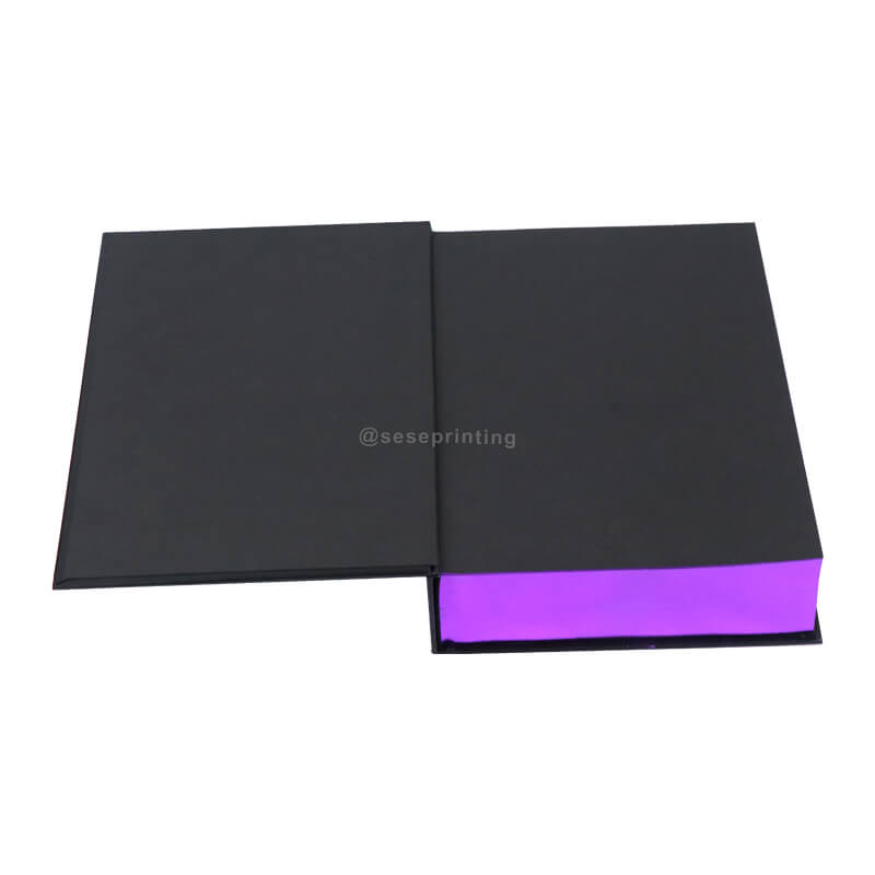 箔押しとスプレーエッジ加工を施した2冊の本の特別サイン版を制作 7