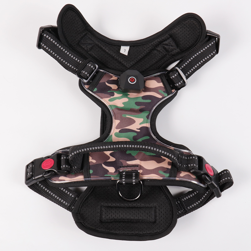 Harnais pour chien lumineux à LED, anti-traction, réfléchissant, respirant, robuste, grande taille, pour l'entraînement tactique et personnalisé. 18