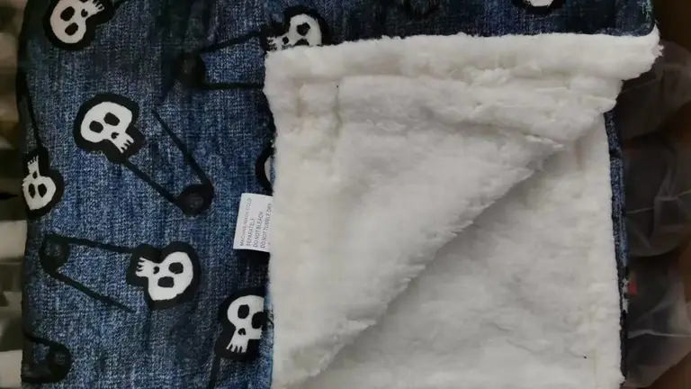 Couverture pour chien personnalisée de luxe, chaude et moelleuse, en sherpa de haute qualité, douce et lavable, avec imprimé pour petits chiens. 1