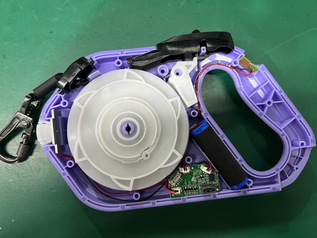 Laisse rétractable personnalisée OKEYPETS pour chien, ultra-résistante, avec lampe torche LED rechargeable 25