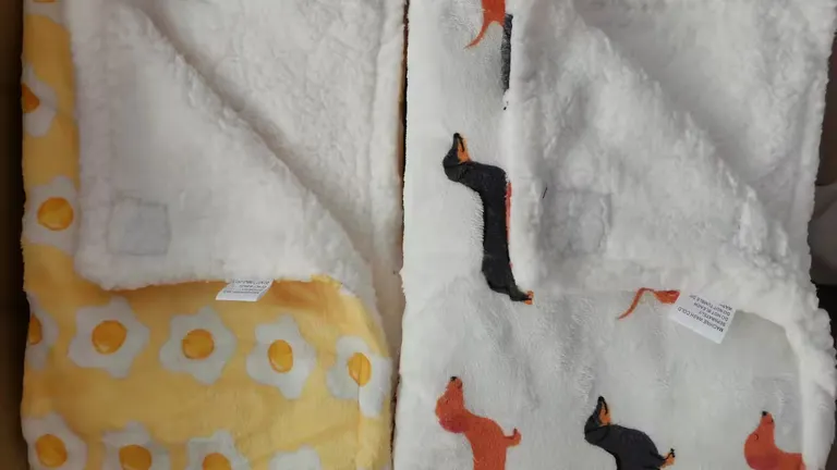 Luxurious Fuzzy Blanket: Soft, Cozy, Reversible - Dog Throw 4