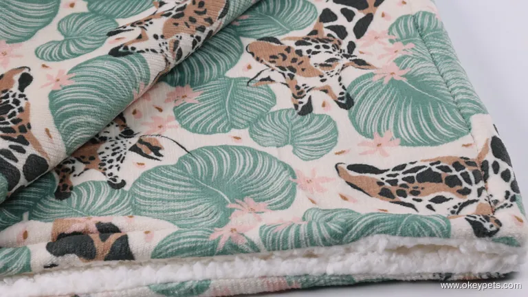 Fuzzy Luxurious Dog Blanket: Comfort and Warmth for Your Pet 5