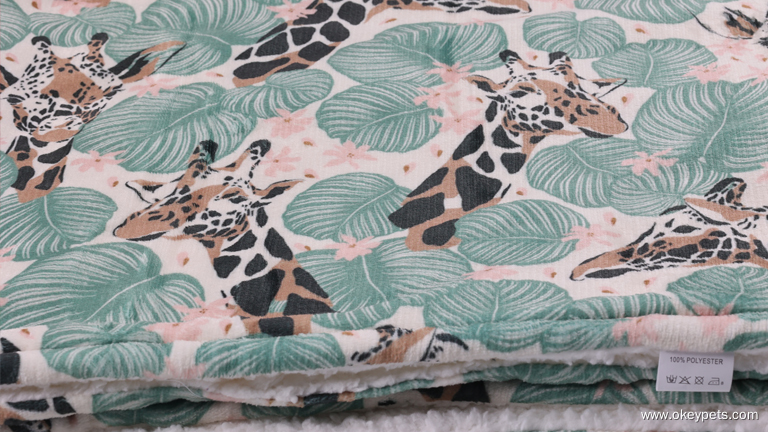 Couvertures d'hiver douces en sherpa pour animaux de compagnie, chaudes et mignonnes, neuves et personnalisées, imprimées par sublimation, pour chiens. 15