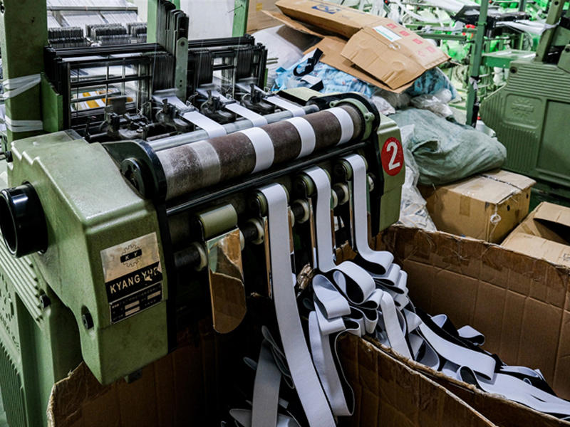 Ensemble harnais et laisse pour chien en gros, harnais en velours ajustable avec nœud papillon. 28