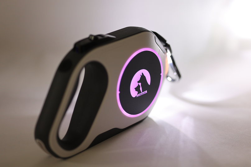 Laisse longue rétractable OKEYPETS avec lumière LED violette, rose et bleue 20