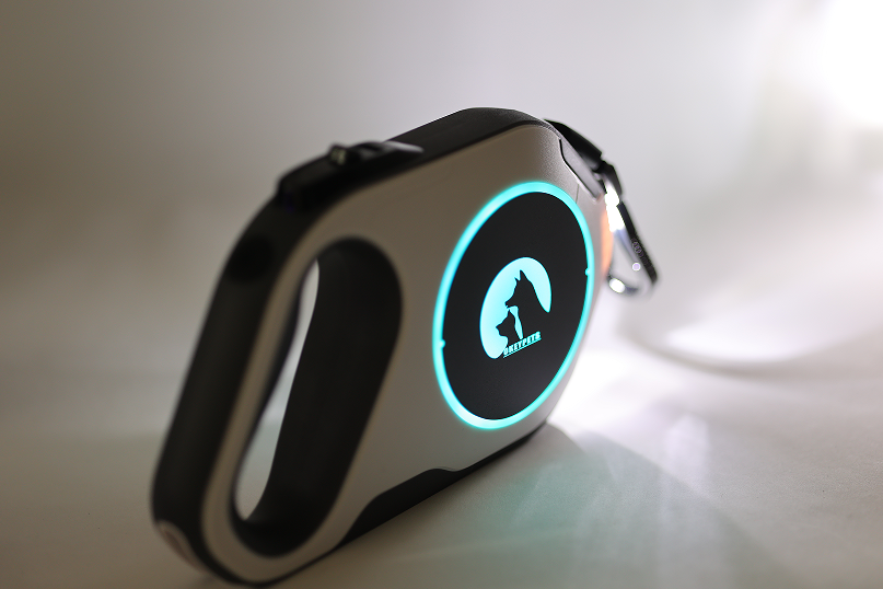 Laisse longue rétractable OKEYPETS avec lumière LED violette, rose et bleue 21