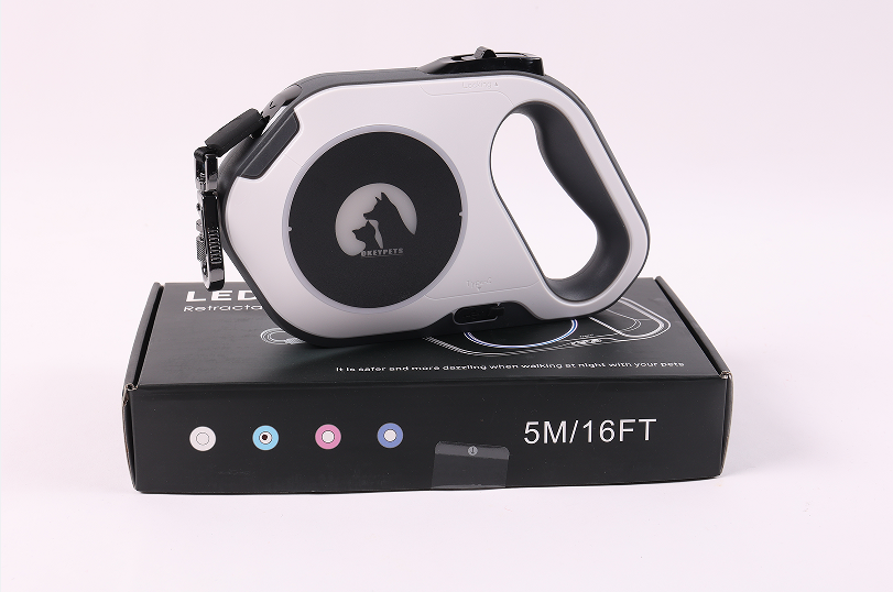 Laisse longue rétractable OKEYPETS avec lumière LED violette, rose et bleue 19