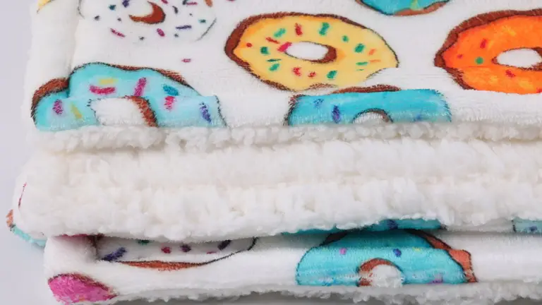 Couverture en flanelle polaire douce sherpa imprimée par sublimation personnalisée OKEYPETS pour chiens 1