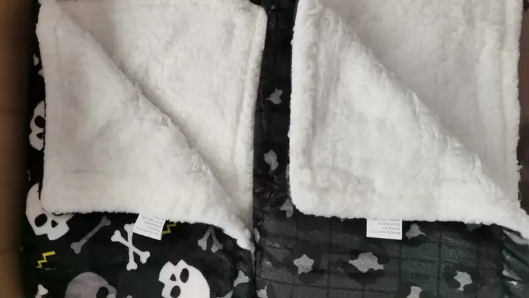 Ultimate Comfort Dog Kennel Blanket 5