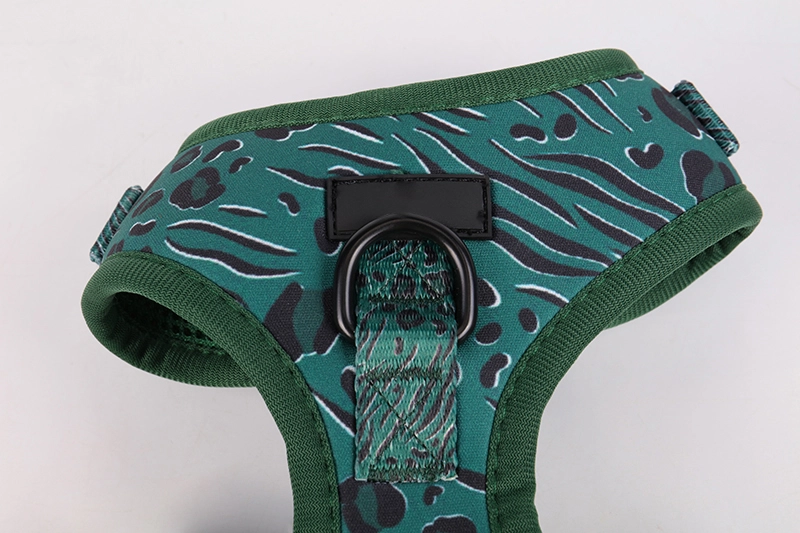 OKEYPETS Harnais pour chien Easy Walk avec laisse et sangles réglables au cou et au poitrail, imprimé léopard vert foncé 15
