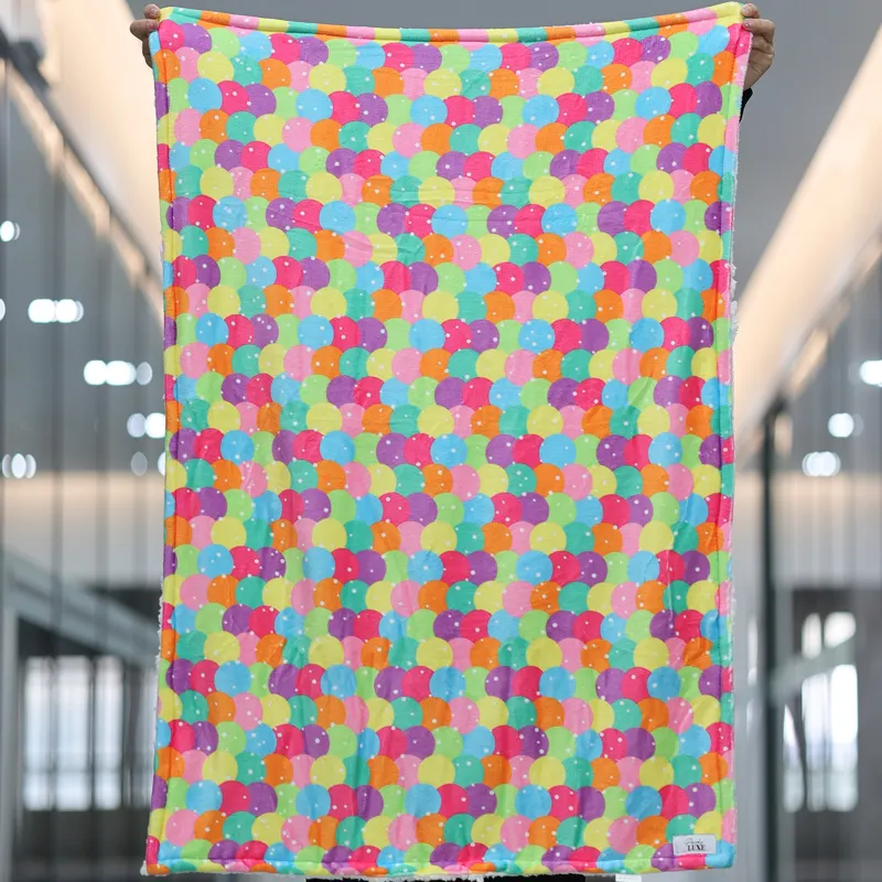 Luxurious Sherpa Fleece Dog Throw Blanket 6