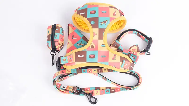 OKEYPETS Ensemble laisse, collier et harnais pour chien ajustable et personnalisé, motif personnalisé, harnais en néoprène respirant et mignon. 1