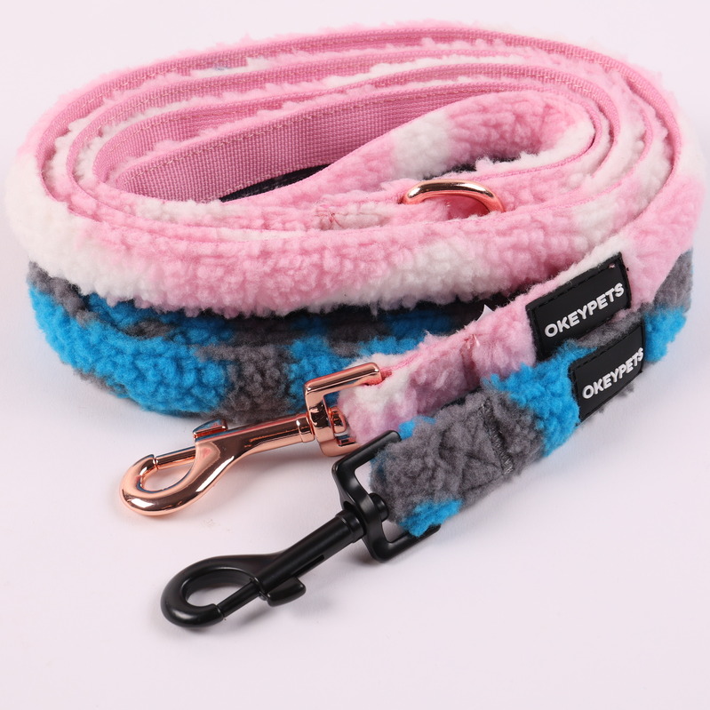 Kisállat-szállító kiegészítők egyedi tervezésű kutyahám-készlet kényelmes, meleg sherpa kisállat-kutyahám nyakörv póráz 17