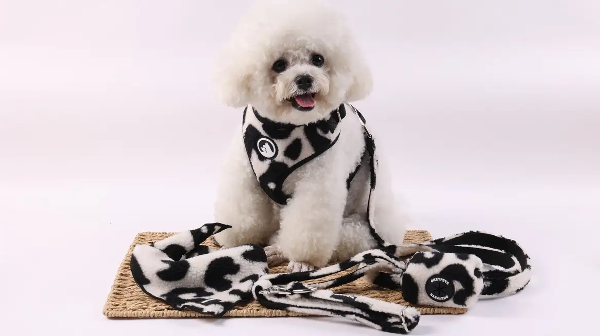 Ensemble harnais et laisse pour chien Lamb, fabricant sur mesure, anti-traction, en polaire sherpa de luxe pour petits chiens. 1