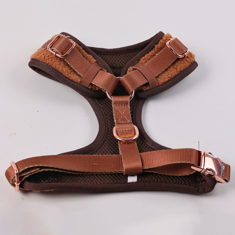 Ensemble harnais épais en sherpa OKEYPETS pour chien avec collier, laisse, porte-sac et nœud papillon 6