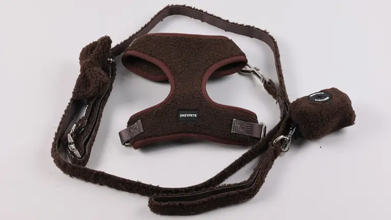 Accessoires pour animaux de compagnie : Harnais pour chien de haute qualité en sherpa, rembourré de polaire d'agneau douce et luxueuse, avec laisse. 1