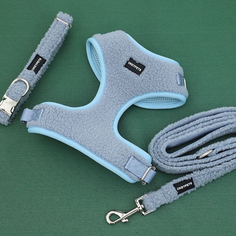 Ensemble harnais et laisse pour chien Sherpa de créateur, luxueux, doux et rembourré, en polaire d'agneau personnalisée. 8