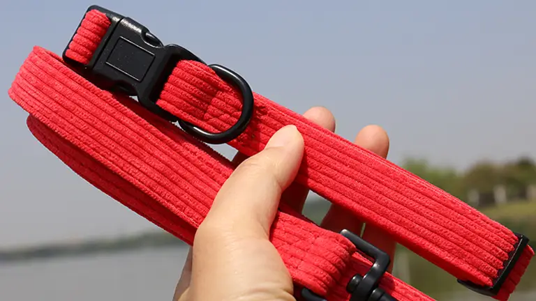 OKEYPETS - Ensemble collier et laisse en velours côtelé doux, rembourré en maille et réglable pour chiot. Harnais pour chien en velours côtelé. 1