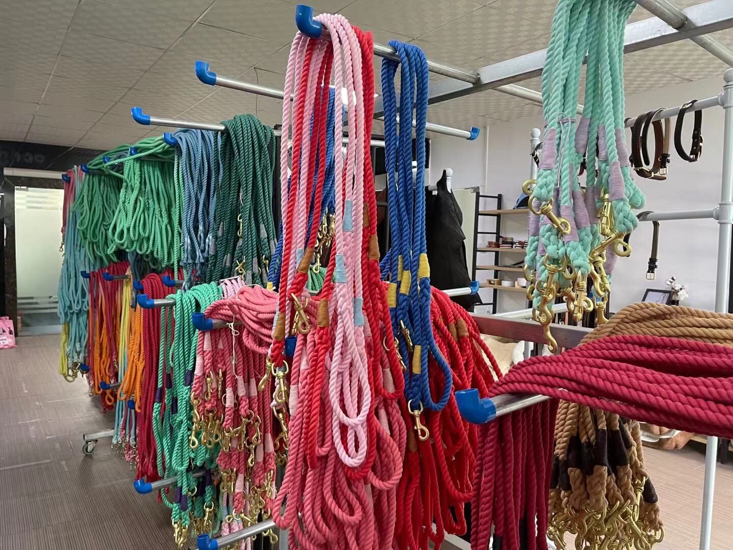 OKEYPETS - OKEYPETS Vente en gros de laisses de luxe colorées tie-dye ombrées pour animaux de compagnie, résistantes et de luxe, avec logo personnalisé, en coton robuste pour l'escalade et les chiens. Meilleures ventes. 26